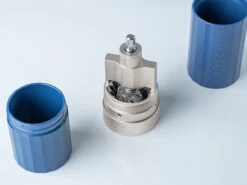 1Zpresso | Q Air Manual Coffee Grinder(1zpresso Q Air) -Cafuné Boutique 1zpresso q air lifestyle 4