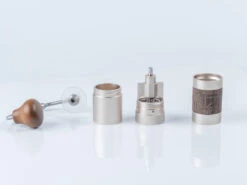 1Zpresso | Q Manual Coffee Grinder(1zpresso Q Manual Coffee Grinder) 2 1Zpresso | Q Manual Coffee Grinder(1zpresso Q Manual Coffee Grinder) -Cafuné Boutique 1zpresso q manual coffee grinder lifestyle 2