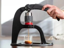 Flair | Espresso Maker - NEO Flex(Flair Espresso Maker Neo Flex) 5 Flair | Espresso Maker - NEO Flex(Flair Espresso Maker Neo Flex) -Cafuné Boutique Flair Neo flex lifestyle 3