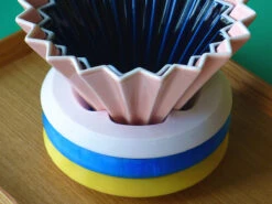 Broken Gooseneck | ROSA Dripper Support(Broken Gooseneck Rosa) 4 Broken Gooseneck | ROSA Dripper Support(Broken Gooseneck Rosa) -Cafuné Boutique broken gooseneck rosa origami dripper support lifestyle 1