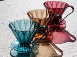 CAFEC | Tritan Flower Dripper - 2-4 Cup(Cafec Tritan Flower Dripper) -Cafuné Boutique cafec tritan flower dripper lifestyle 2 4286280a 44b2 42ba b7c3 e61bb34ef6bd