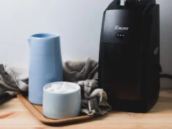 Stelton | Emma Thermo Milk Jug - Blue(Stelton Emma Milk Jug) 3 Stelton | Emma Thermo Milk Jug - Blue(Stelton Emma Milk Jug) -Cafuné Boutique cafune stelton emma milk jug sugar bowl baratza grinder kinto tray c225a003 e3c8 4cfe 830a 223eb461ec93