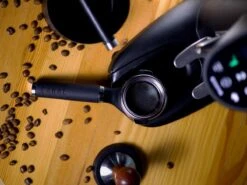 Canal | The Hummingbird Portafilter - Titanium(Canal The Hummingbird Portafilter Titanium) 4 Canal | The Hummingbird Portafilter - Titanium(Canal The Hummingbird Portafilter Titanium) -Cafuné Boutique canal seattle hummingbird portafilter lifestyle 5 ae3d0fd6 db09 4641 a645 3c80afac29f1