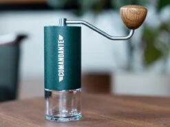 Comandante | C40 MK4 Nitro Blade Coffee Grinder - Racing Green(Comandante C40 Mk4 Nitro Blade Grinder Racing Green) 2 Comandante | C40 MK4 Nitro Blade Coffee Grinder - Racing Green(Comandante C40 Mk4 Nitro Blade Grinder Racing Green) -Cafuné Boutique comandante c40 nitro blade grinder mk4 racing green lifestyle 1