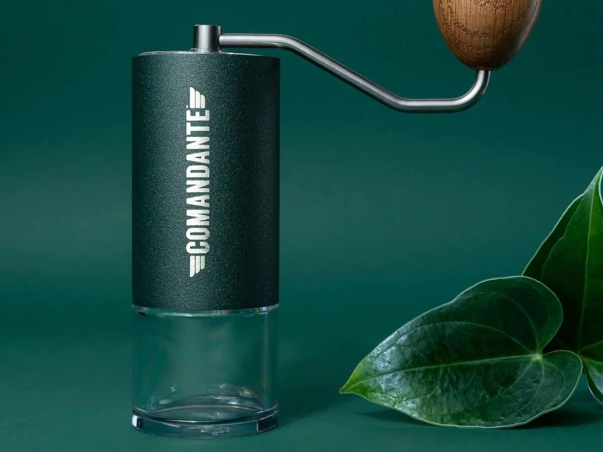 Comandante | C40 MK4 Nitro Blade Coffee Grinder - Racing Green(Comandante c40 mk4 nitro blade grinder racing green) Comandante | C40 MK4 Nitro Blade Coffee Grinder - Racing Green(Comandante C40 Mk4 Nitro Blade Grinder Racing Green) -Cafuné Boutique comandante c40 nitro blade grinder mk4 racing green lifestyle 2
