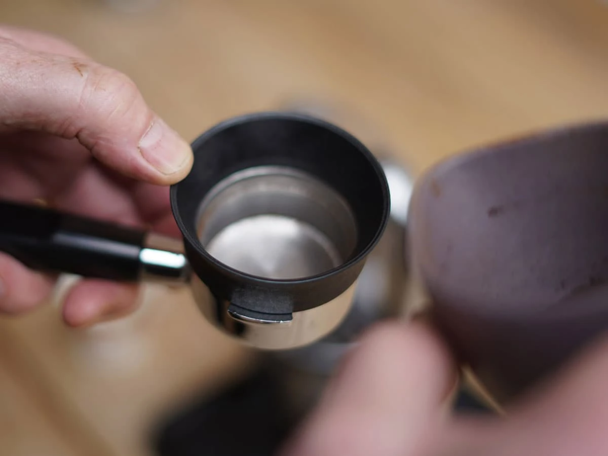 ROK | Dosing Funnel(Rok dosing funnel) ROK | Dosing Funnel(Rok Dosing Funnel) -Cafuné Boutique dosing funnel on portafilter 900x 3bcbcbf7 fb27 4b44 ac39 5990877ba4c1