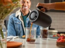 Fellow | Clara French Press - Matte Black(Fellow Clara French Press Matte Black) -Cafuné Boutique fellow clara french press lifestyle 2