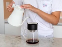 Fellow | Mighty Small Glass Carafe - Clear Glass(Fellow Mighty Small Glass Carafe Clear) 3 Fellow | Mighty Small Glass Carafe - Clear Glass(Fellow Mighty Small Glass Carafe Clear) -Cafuné Boutique fellow mighty small glass carafe clear glass lifestyle 3