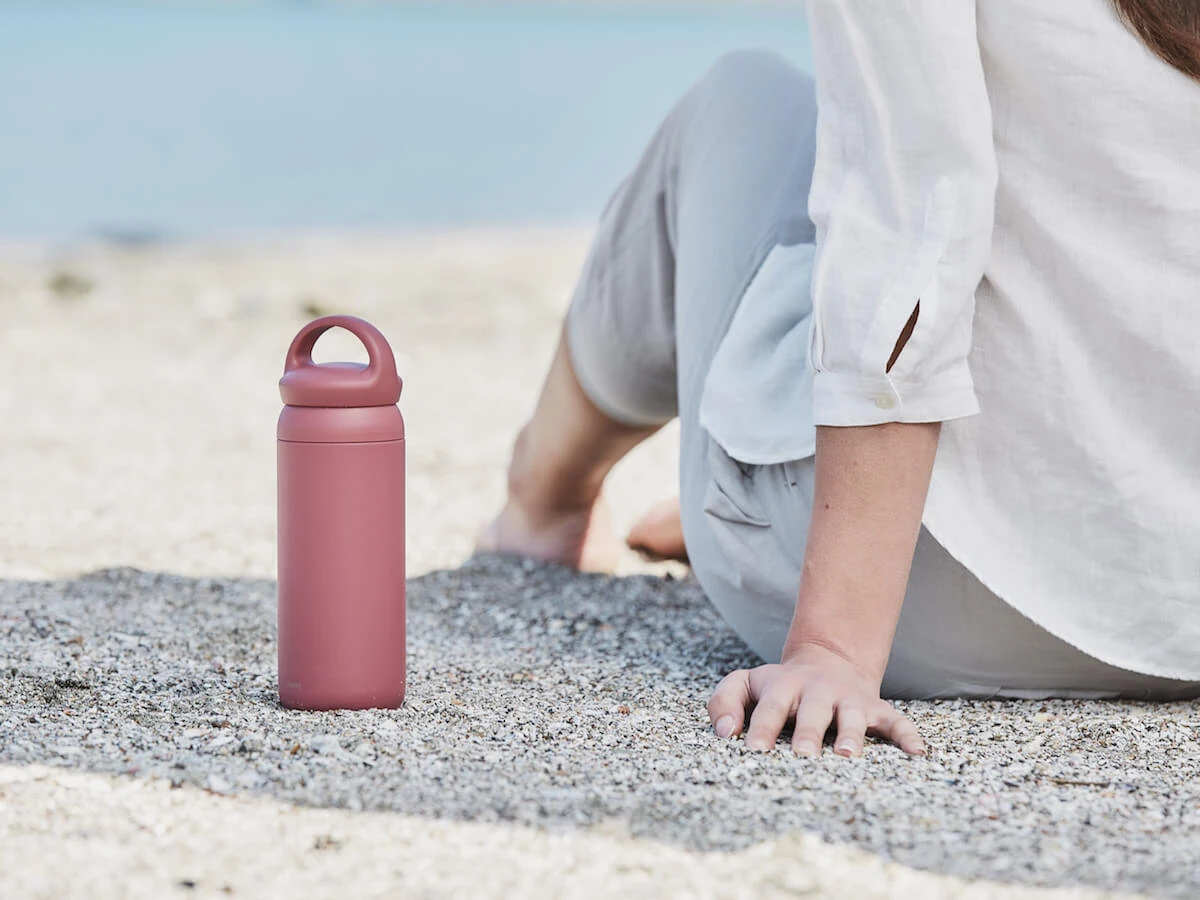 Kinto | Day Off Tumbler - Dark Rose(Kinto day off tumbler rose) Kinto | Day Off Tumbler - Dark Rose(Kinto Day Off Tumbler Rose) -Cafuné Boutique kinto day off tumbler rose lifestyle 1