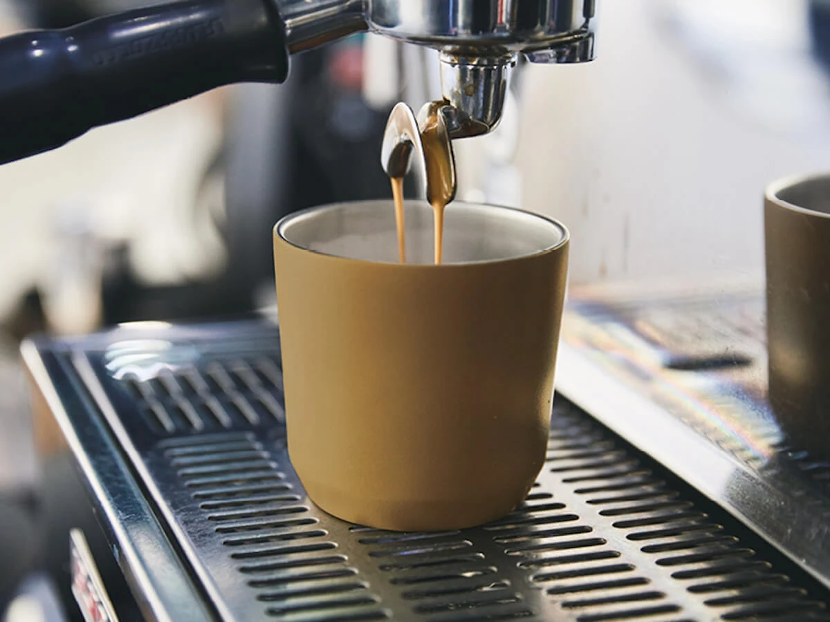 Kinto | To Go Tumbler (with plug) - Coyote(Kinto to go tumbler coyote) Kinto | To Go Tumbler (with Plug) - Coyote(Kinto To Go Tumbler Coyote) -Cafuné Boutique kinto to go tumbler coyote 3