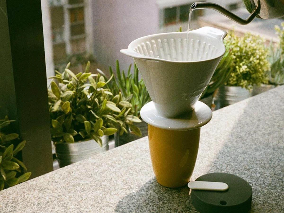 Loveramics | Nomad Mug - Caramel (Potters Colours)(Loveramics nomad mug caramel potters colours) Loveramics | Nomad Mug - Caramel (Potters Colours)(Loveramics Nomad Mug Caramel Potters Colours) -Cafuné Boutique loveramics nomad mug yellow lifestyle 1 c4cbdf82 84d6 4fd1 9b66 1eed28541bcd