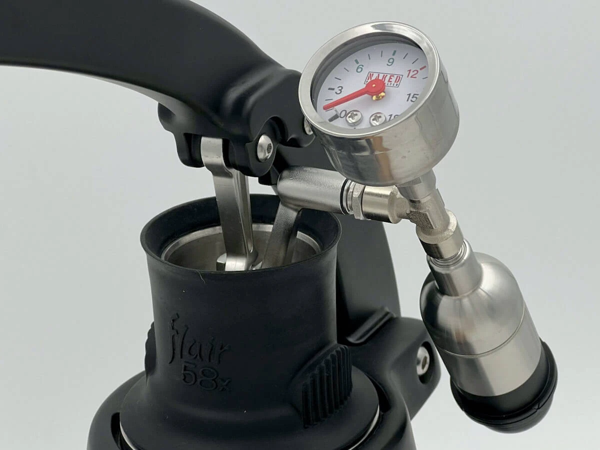 Naked Portafilter | Smart Espresso Profiler, Gauge & Splitter(Naked portafilter smart espresso profiler gauge splitter) Naked Portafilter | Smart Espresso Profiler, Gauge & Splitter(Naked Portafilter Smart Espresso Profiler Gauge Splitter) -Cafuné Boutique naked portafilter smart espresso profiler lifestyle 7