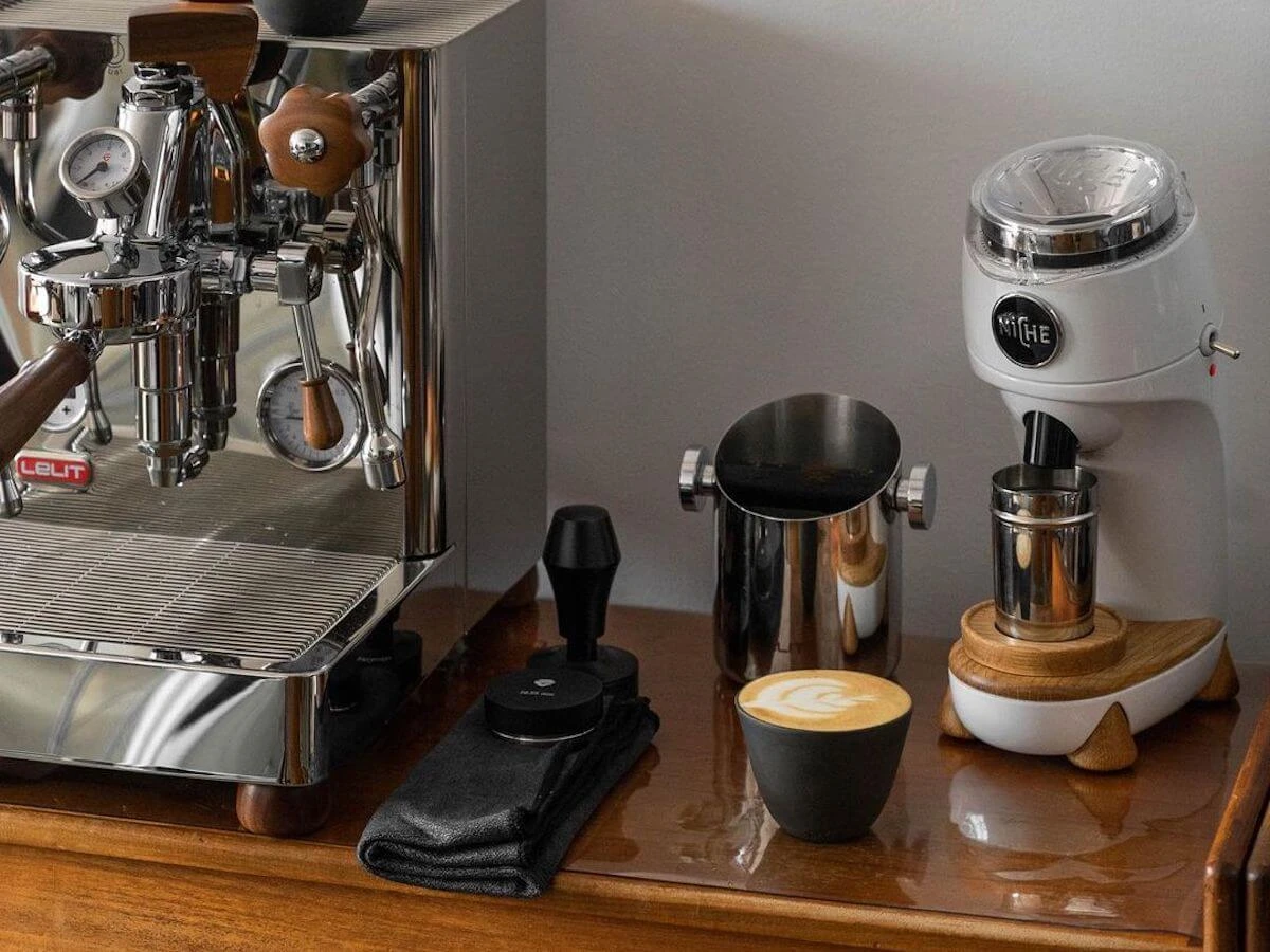 Normcore | Spring Loaded Tamper V4(Normcore spring loaded tamper v4) Normcore | Spring Loaded Tamper V4(Normcore Spring Loaded Tamper V4) -Cafuné Boutique normcore v4 spring loaded tamper lifestyle 6