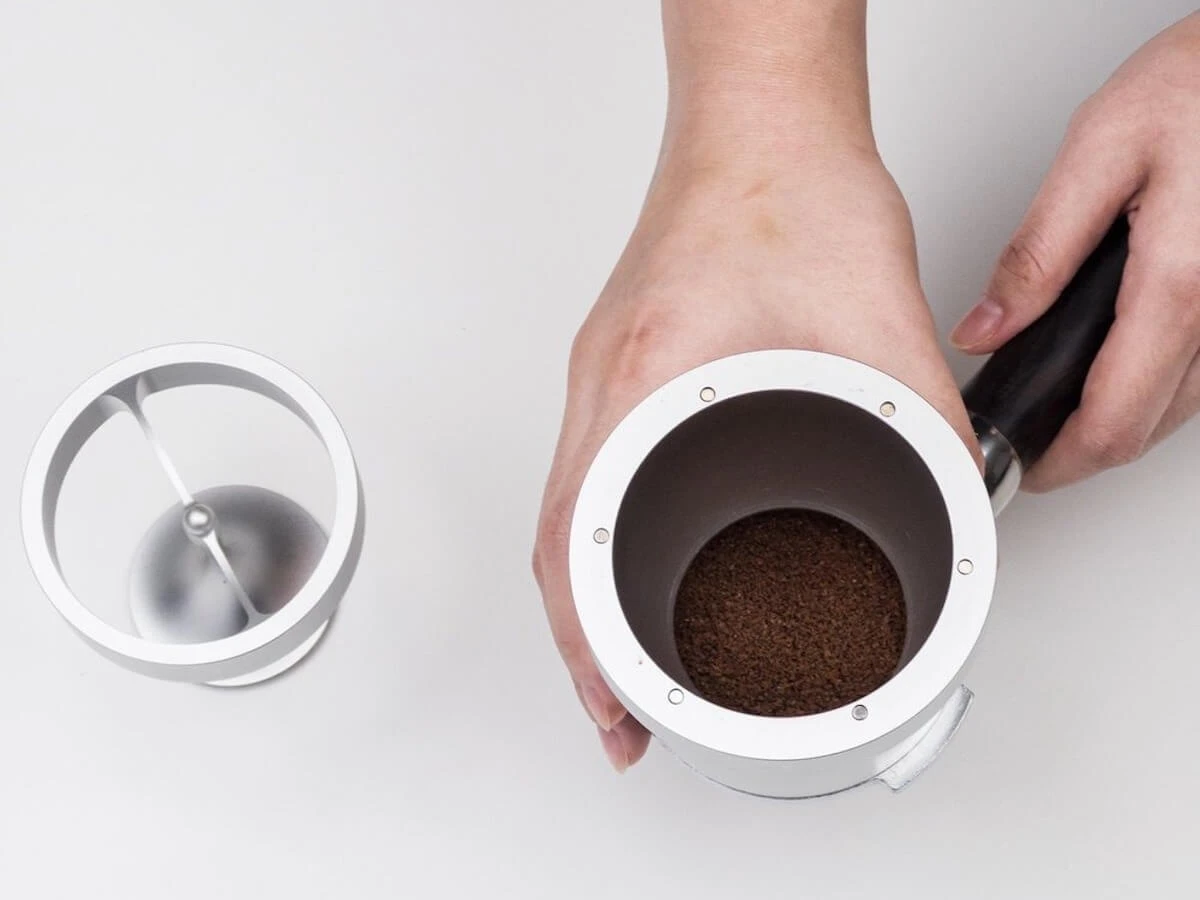 Option-O | VERSA Magnetic Transfer Cup(Option o versa magnetic transfer cup) Option-O | VERSA Magnetic Transfer Cup(Option O Versa Magnetic Transfer Cup) -Cafuné Boutique option o versa cup silver lifestyle 2