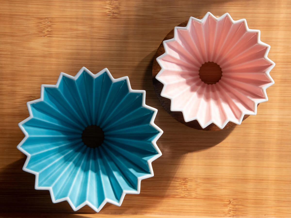 Origami | Dripper - M(Origami dripper medium) Origami | Dripper - M(Origami Dripper Medium) -Cafuné Boutique origami dripper lifestyle turquoise pink 1