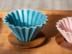 Origami | Acacia Wood Dripper Support(Origami Acacia Wood Support) -Cafuné Boutique origami dripper lifestyle turquoise pink 357bc56b 515e 4266 a292 113d491a1795