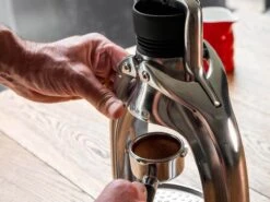 ROK | Espresso GC - PRO Edition(Rok Espresso Gc Pro) -Cafuné Boutique rok espresso gc lifestyle 1 f2d36ae8 9702 4076 b3bf f6e51c20c287